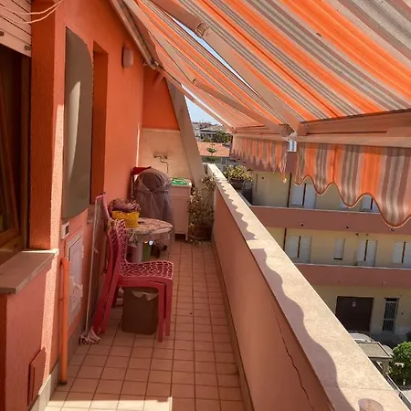 Teresa Al Mare *